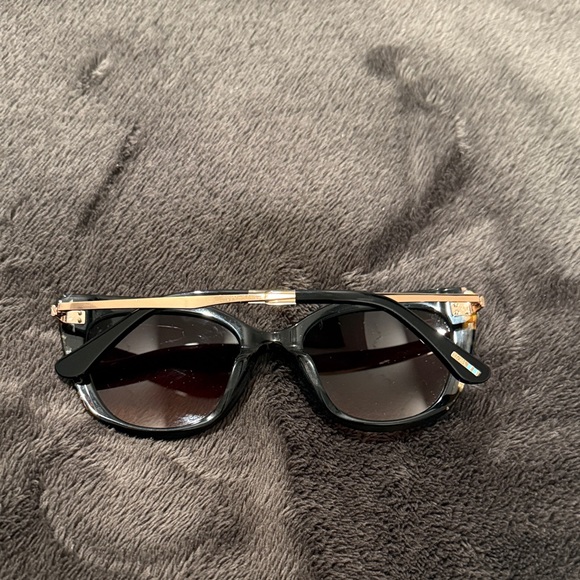 TOMS - Sophia Handcrafted Sunglasses - Picture 6 of 8